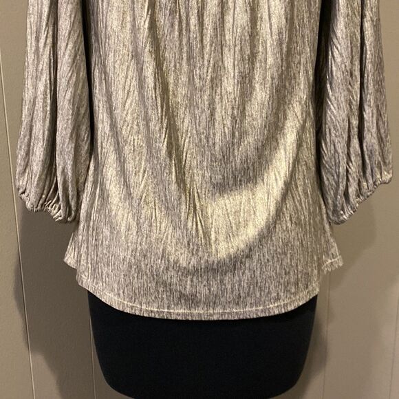 White House Black Market Extra Small Metallic Off-The-Shoulder Top Elastic - Picture 4 of 10